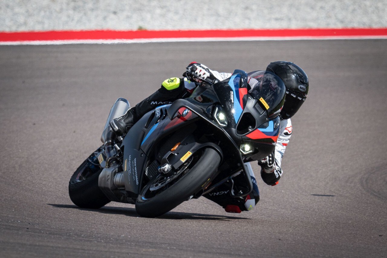 DueruoteTG #238 - Abbiamo guidato in pista la BMW che corre in SBK! 